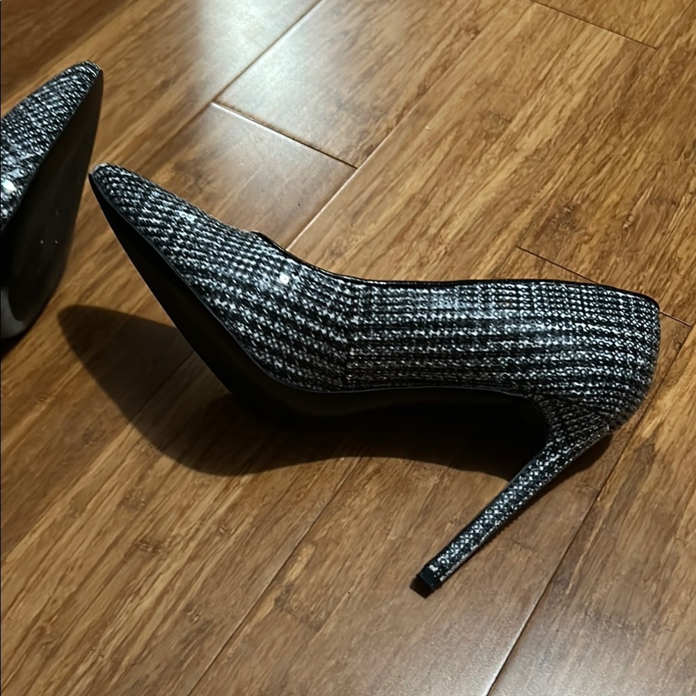 Nine West Black and White Heels with Classic Design Women’s Size 8 Pumps Heels - Picture 11 of 16